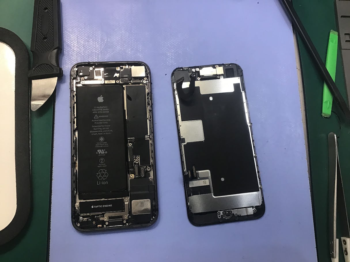 iPhone8の画面交換ならデータそのまま修理可能なスマホ修理工房セレオ甲府店へ！